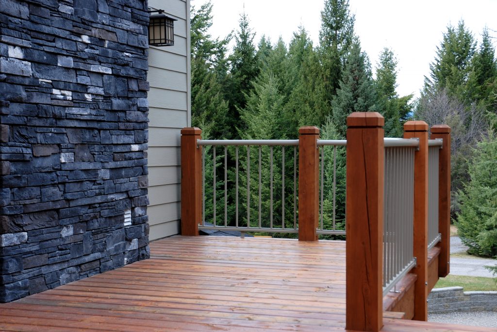 Aluminum deck railing picket style